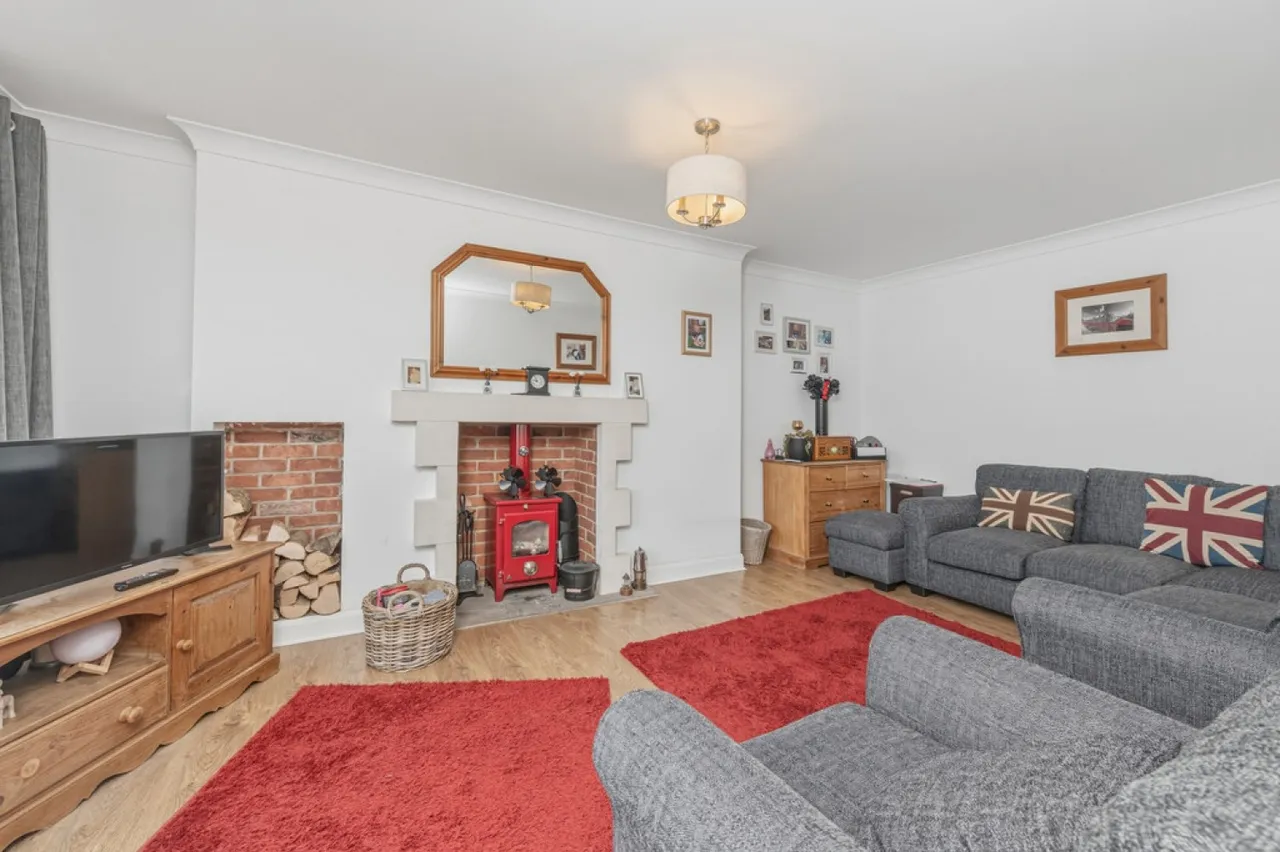 Coxley View, Netherton, photo 2
