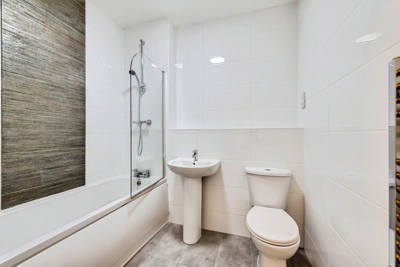Farnsby Street, Swindon, SN1, photo 3