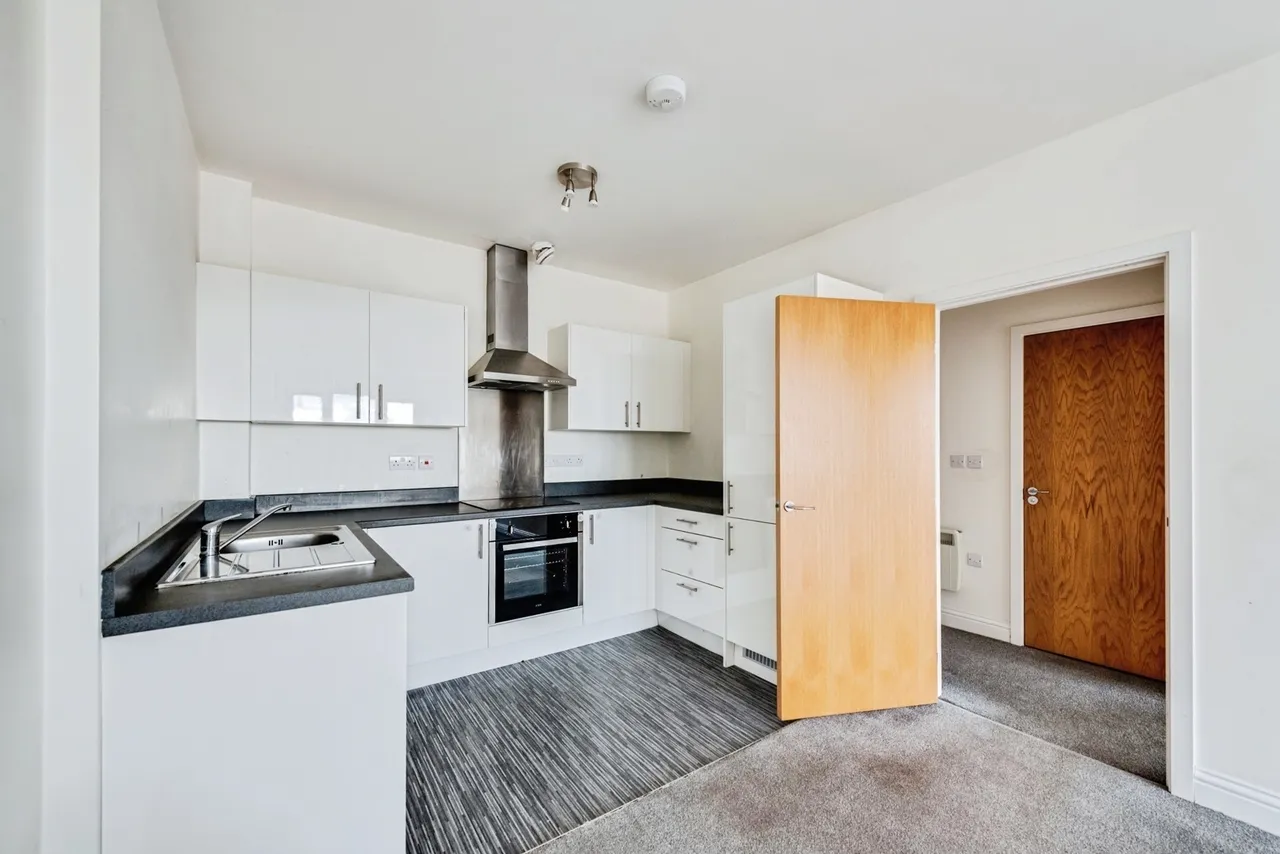 Farnsby Street, Swindon, SN1, photo 8
