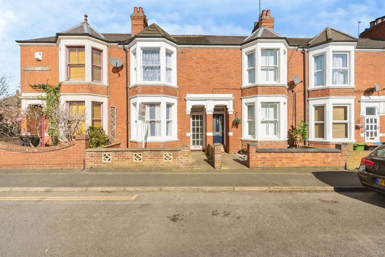 3 bed house for sale — Western Road, Wolverton, Milton Keynes