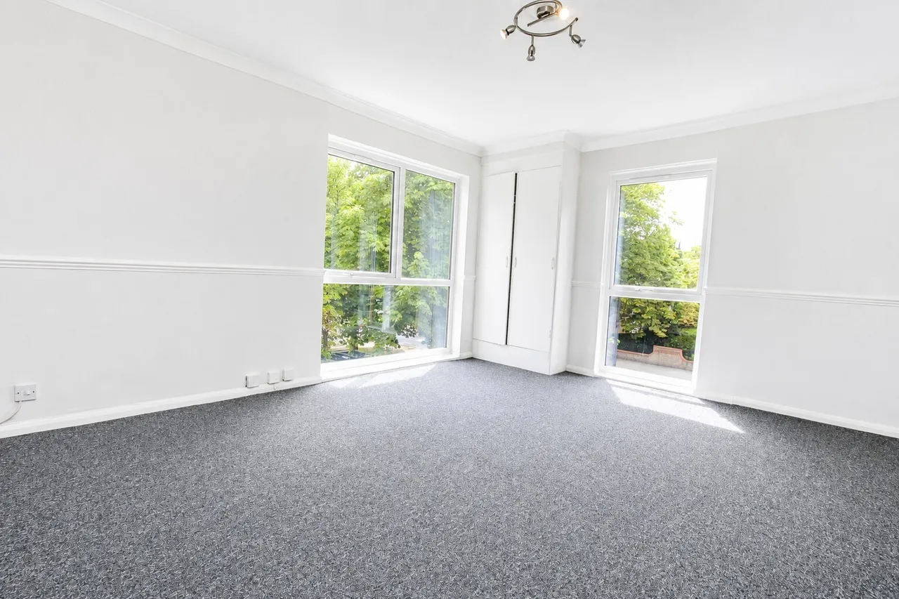 Avalon Close, Enfield, EN2, photo 3