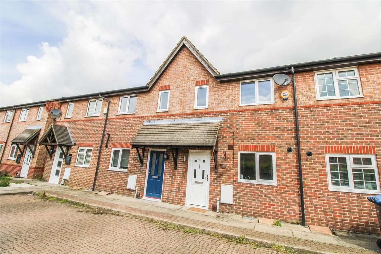 2 bed house to rent, Coalport Close, Church Langley, CM17