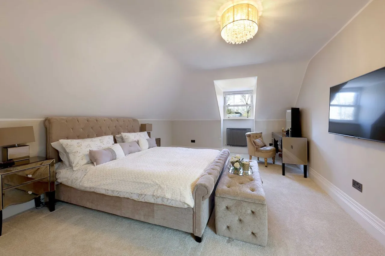 Valley Way, Gerrards Cross, SL9, photo 30