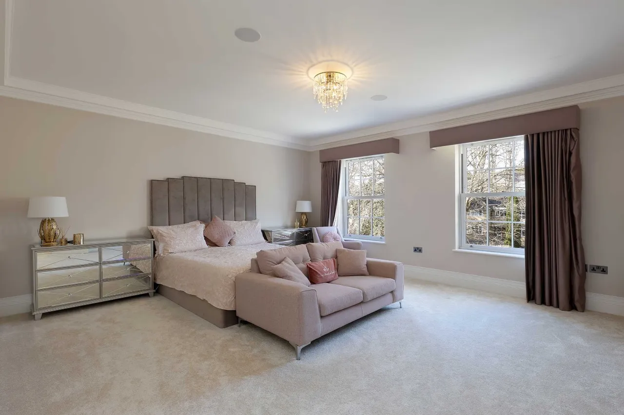 Valley Way, Gerrards Cross, SL9, photo 26