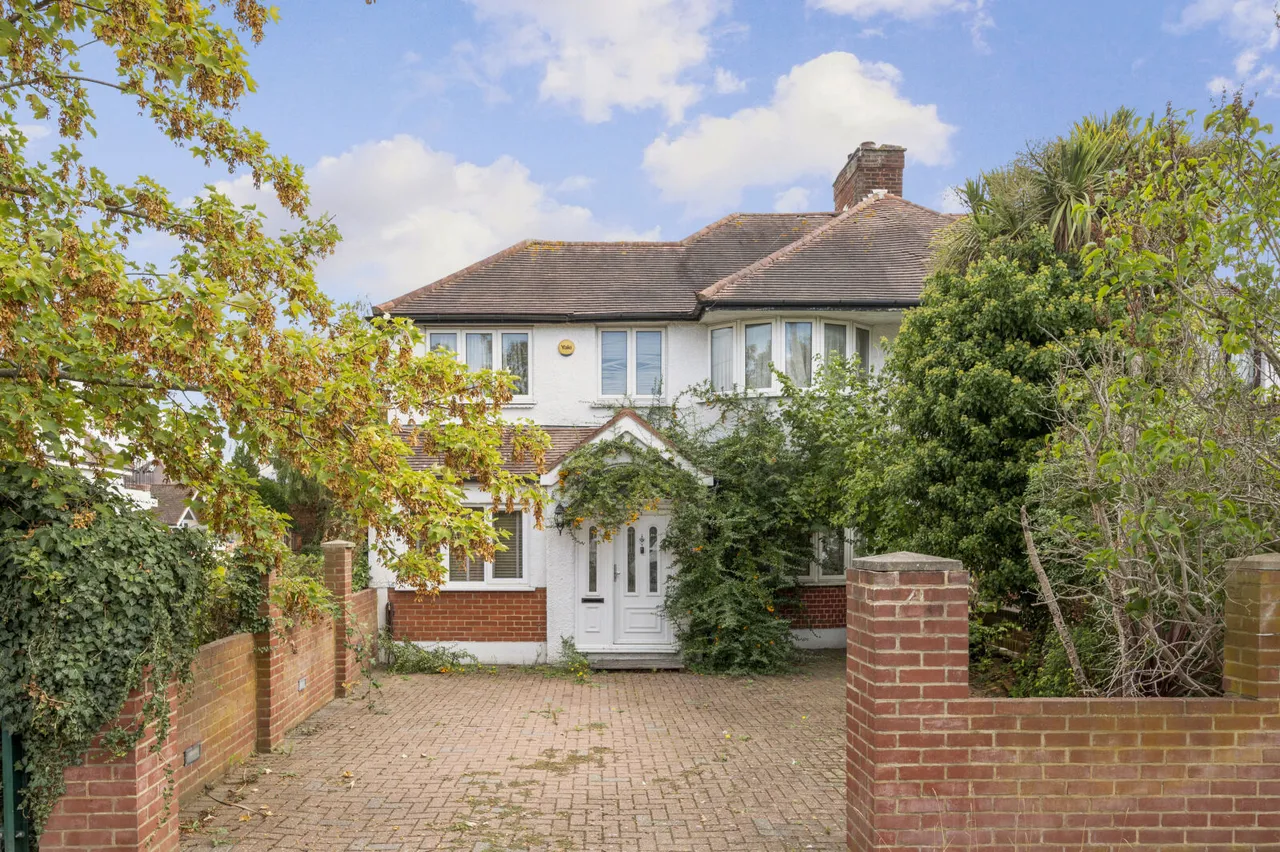 4 bed house for sale, Dickerage Road, Kingston upon Thames, KT1