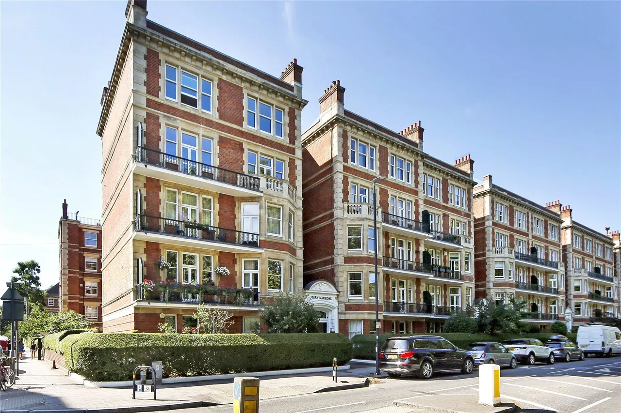 Prince of Wales Drive, Battersea, London, SW11, photo 3
