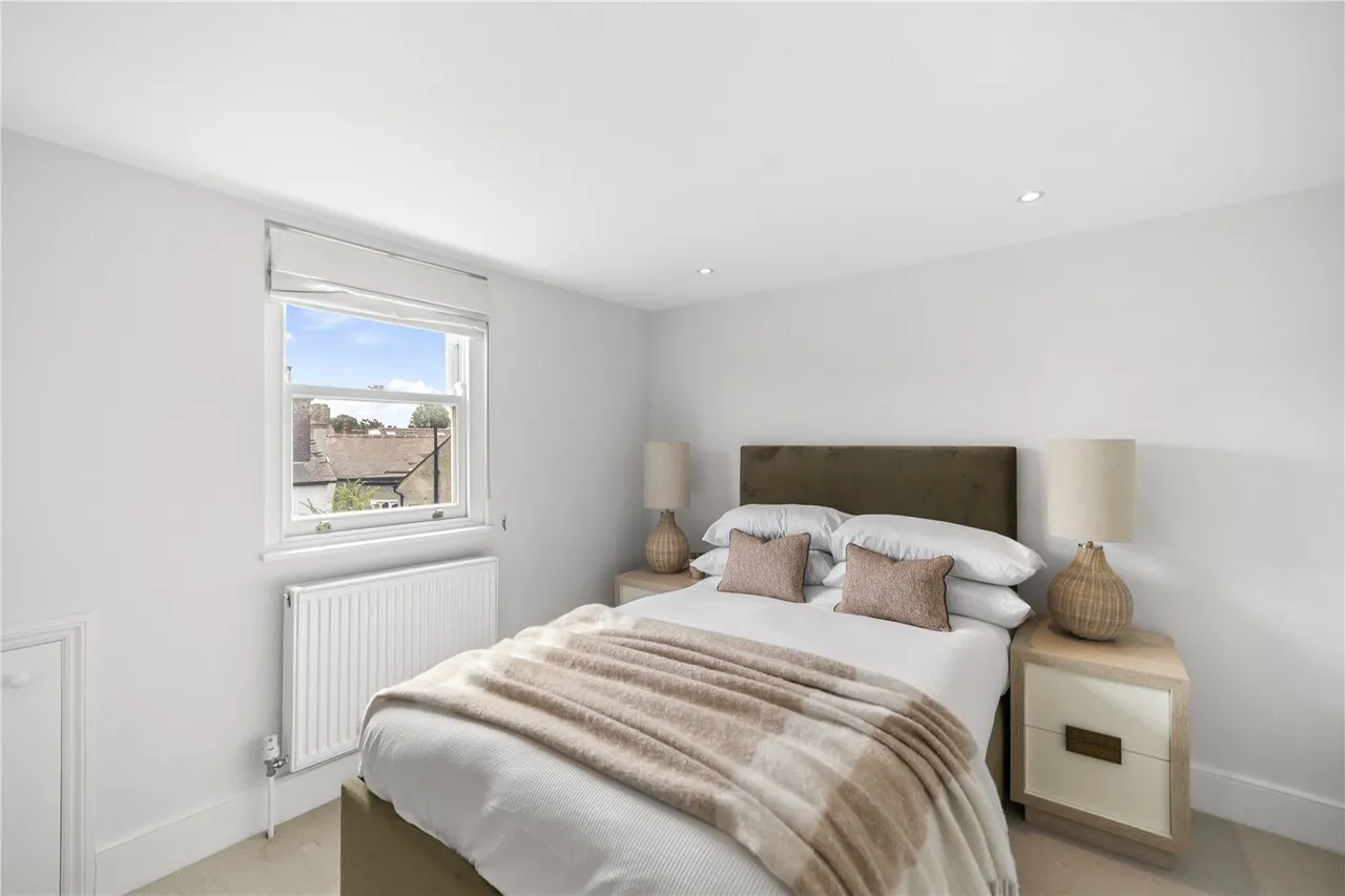 Manchuria Road, London, SW11, photo 13