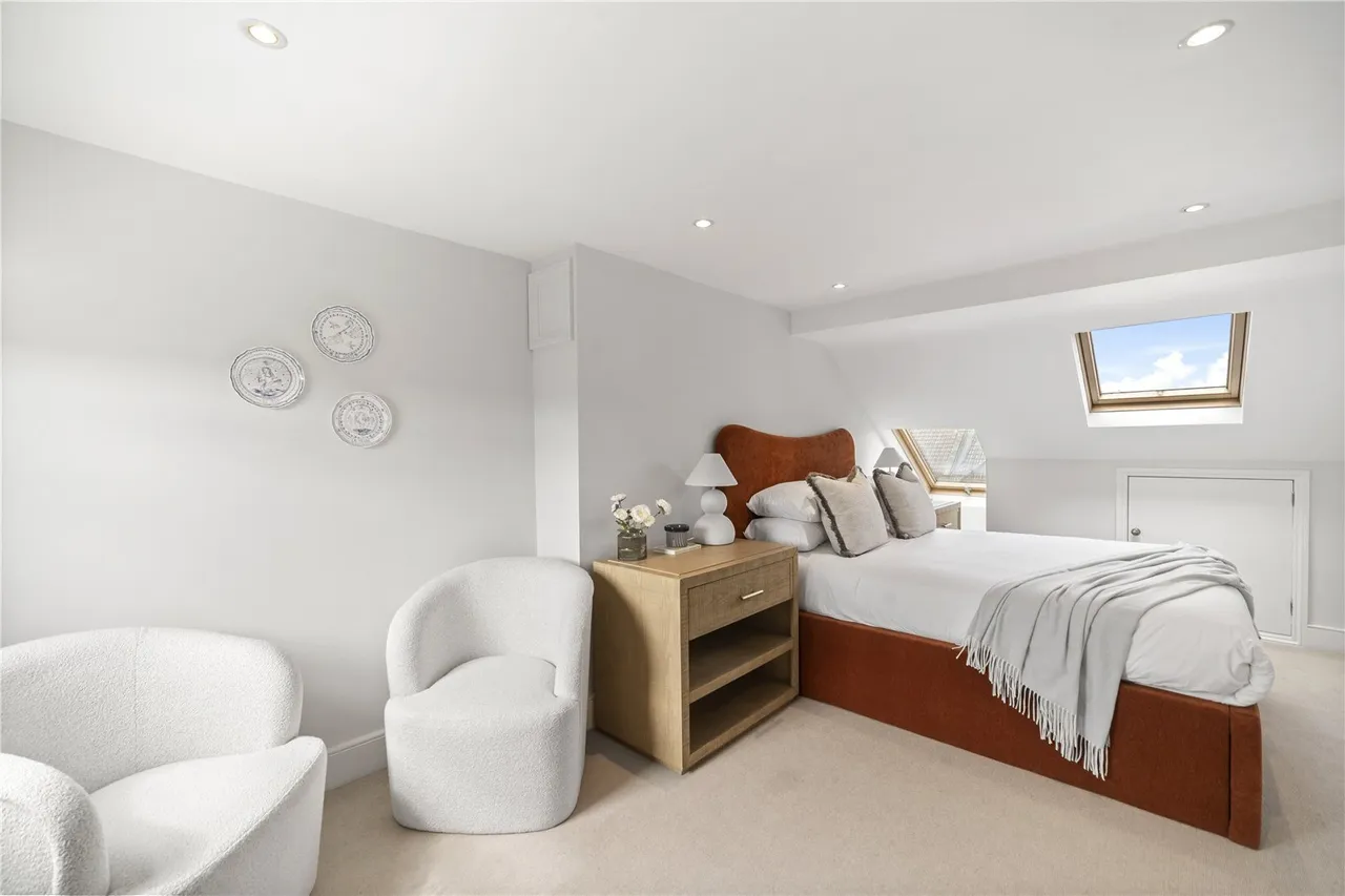 Manchuria Road, London, SW11, photo 15