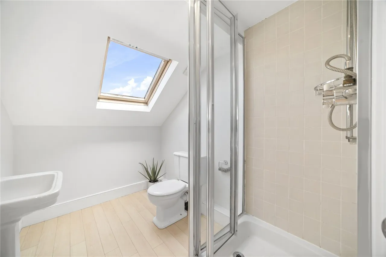 Manchuria Road, London, SW11, photo 14