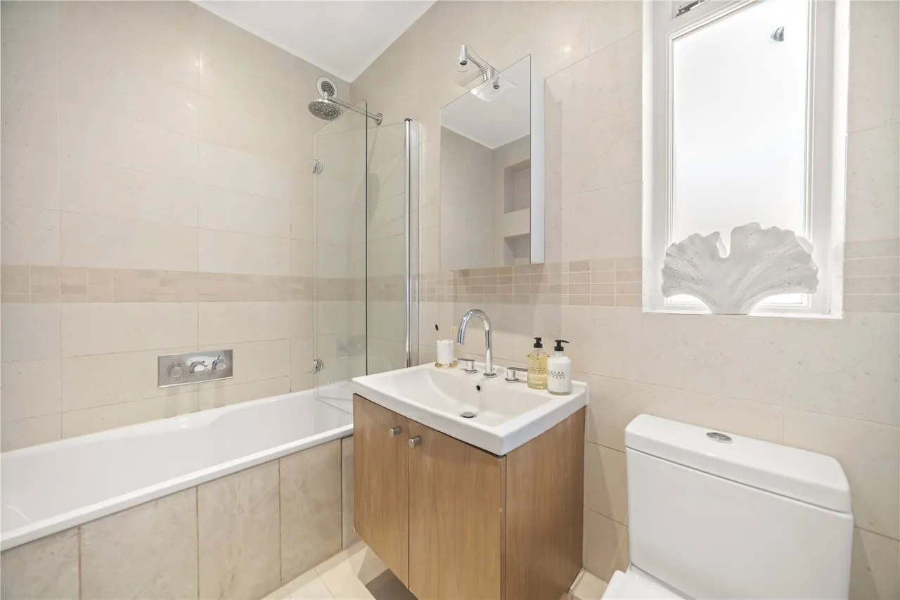 Manchuria Road, London, SW11, photo 12