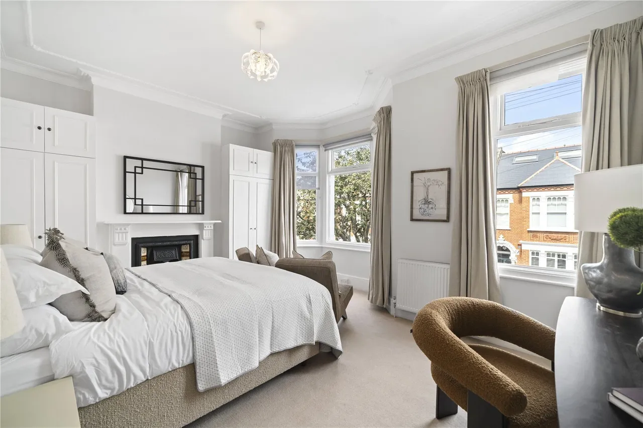 Manchuria Road, London, SW11, photo 9
