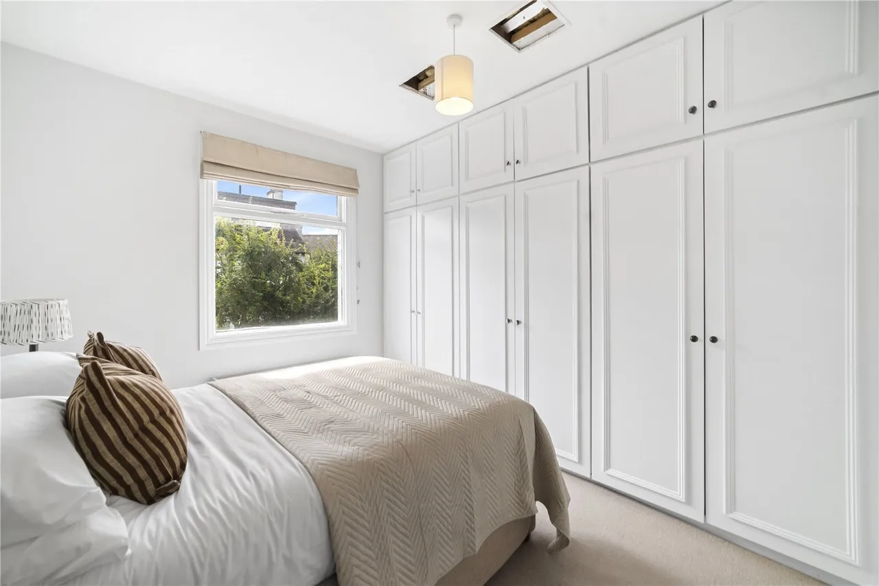 Manchuria Road, London, SW11, photo 10