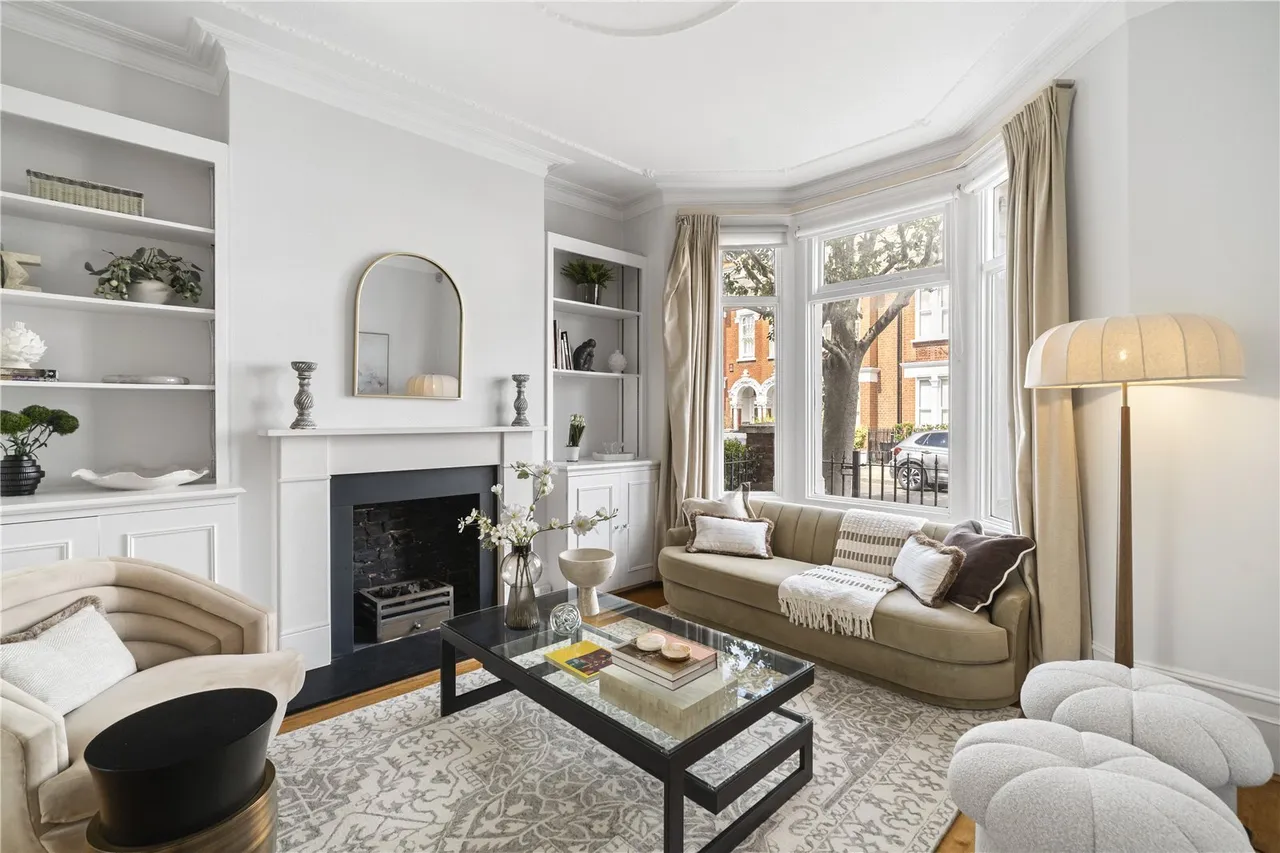 5 bed house for sale, Manchuria Road, London, SW11