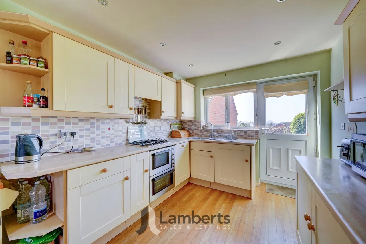548 Evesham Road, Redditch, photo 5