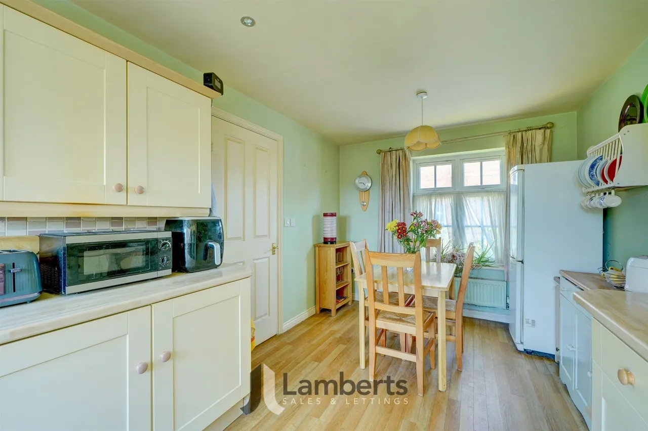 548 Evesham Road, Redditch, photo 9