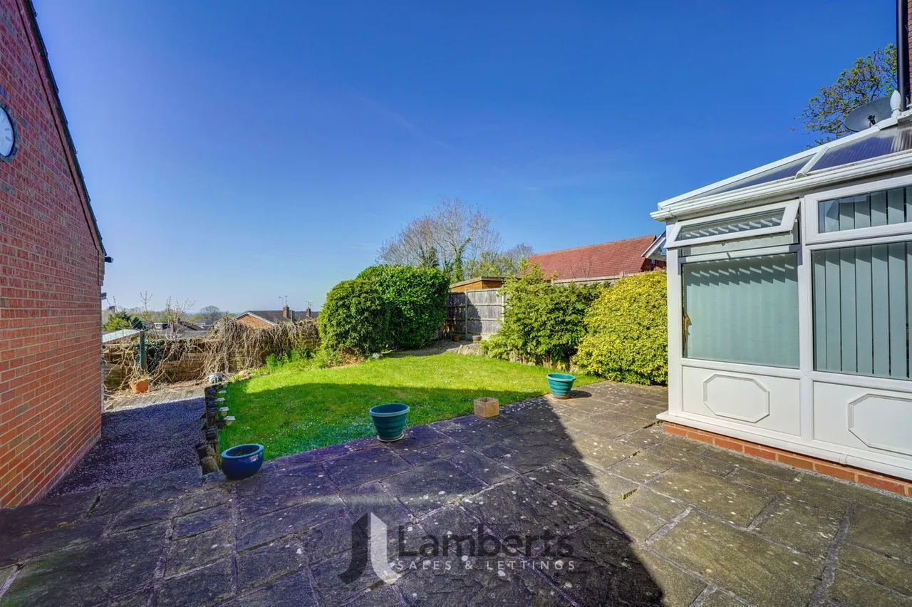 548 Evesham Road, Redditch, photo 17