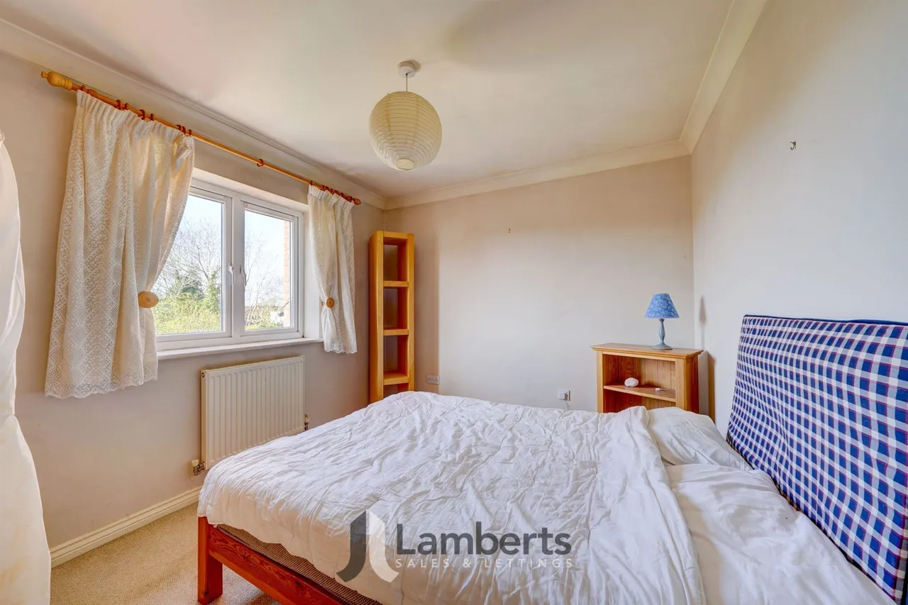 548 Evesham Road, Redditch, photo 15