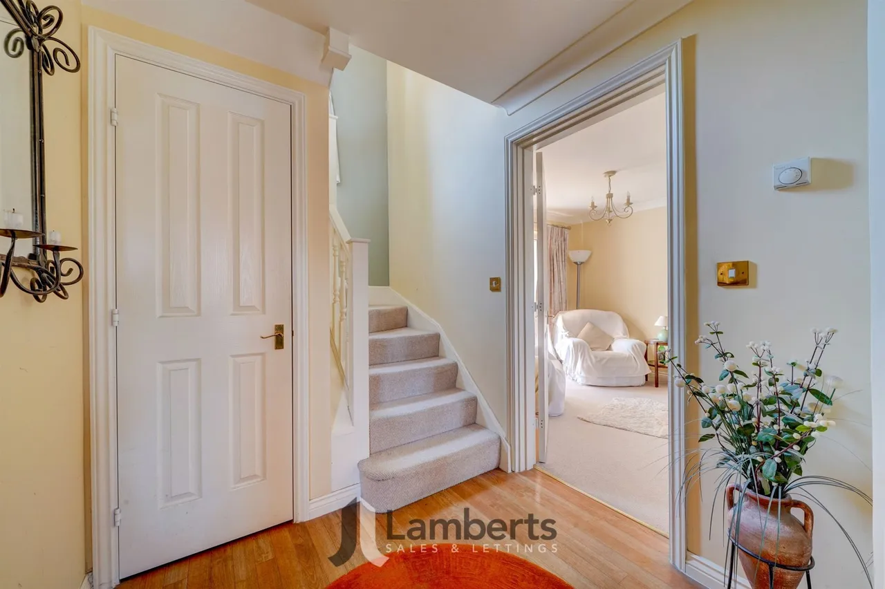 548 Evesham Road, Redditch, photo 4