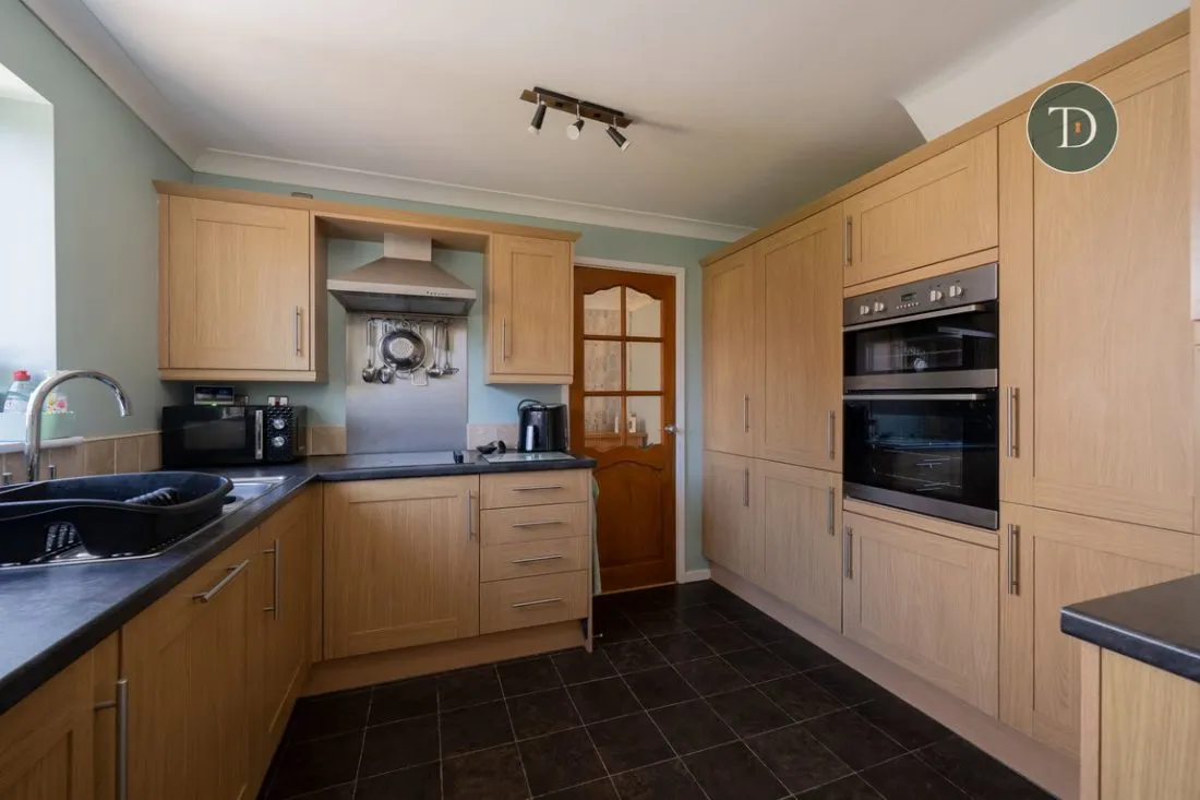 Northbury Road, Great Sutton, CH66 2QY, photo 9