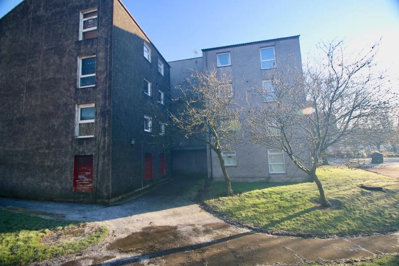2 bed flat for sale — Cedar Road, Cumbernauld, G67 3AT