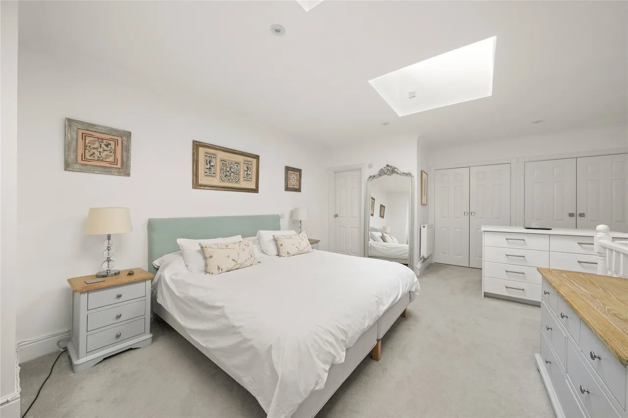 Ellesmere Place, Walton-on-Thames, Surrey, KT12, photo 9