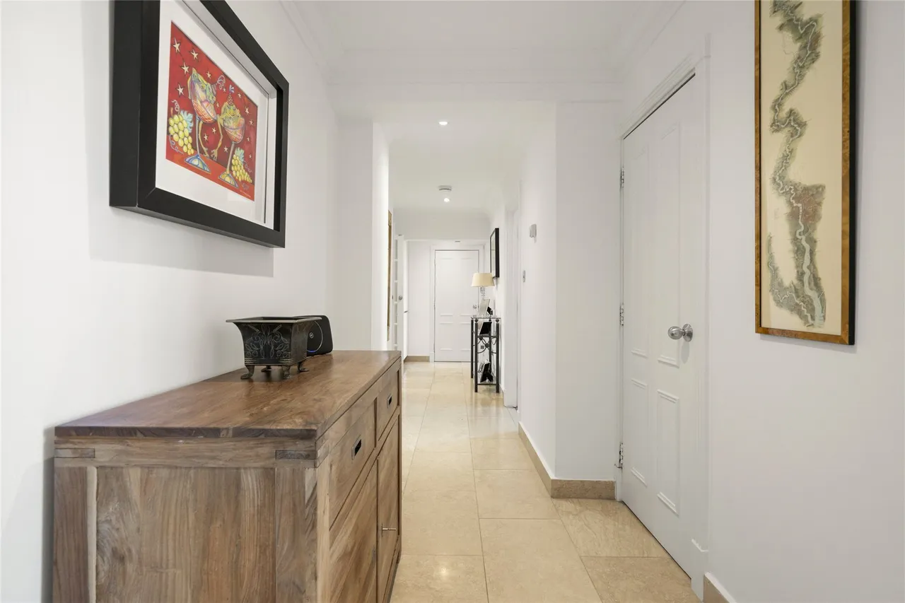Ellesmere Place, Walton-on-Thames, Surrey, KT12, photo 7