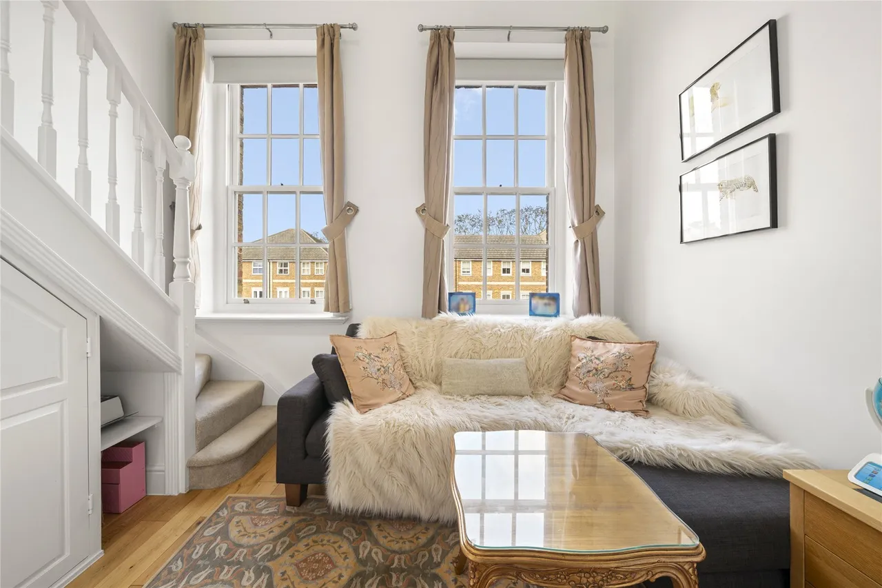 Ellesmere Place, Walton-on-Thames, Surrey, KT12, photo 2