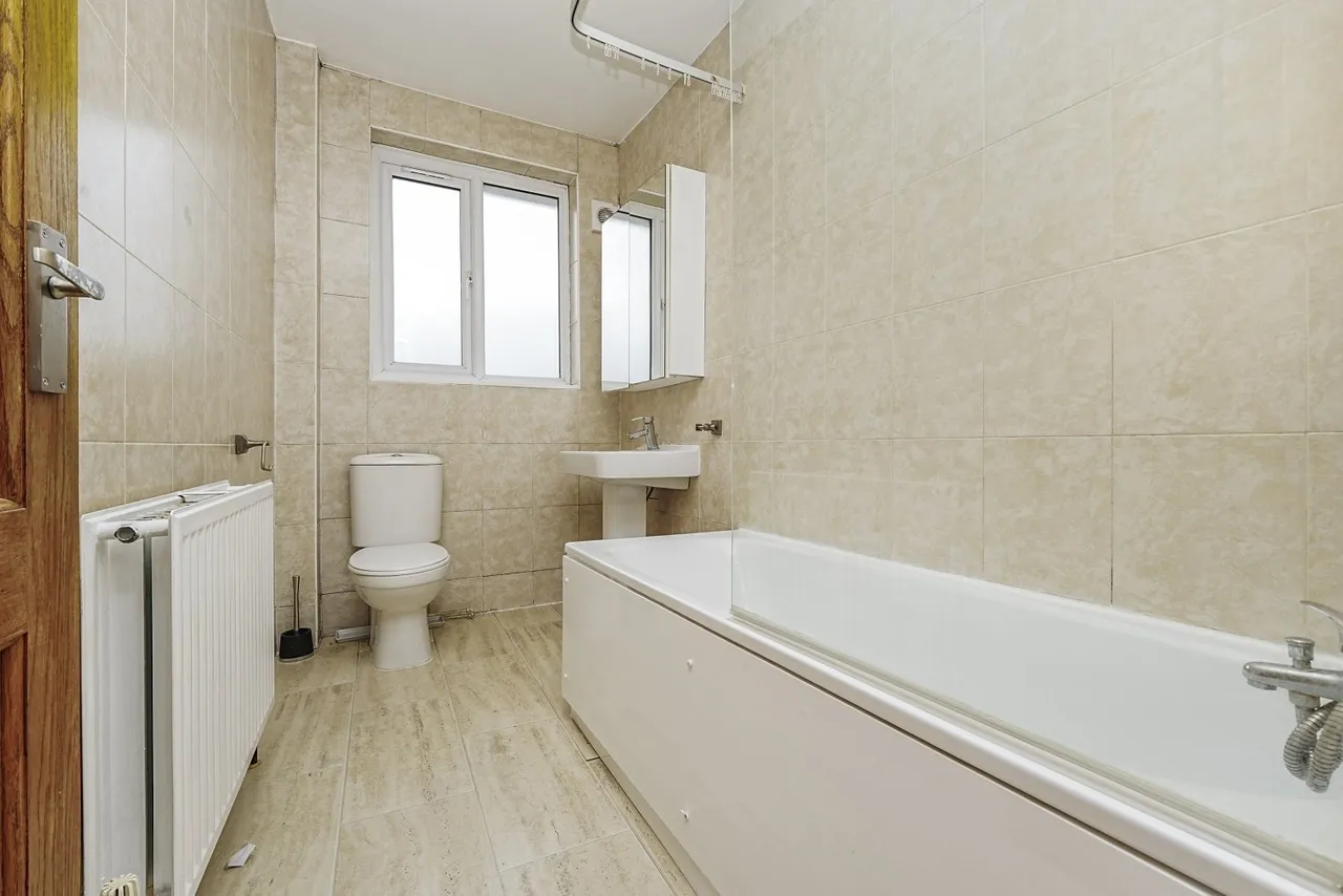 Chinbrook Road, London, SE12, photo 3