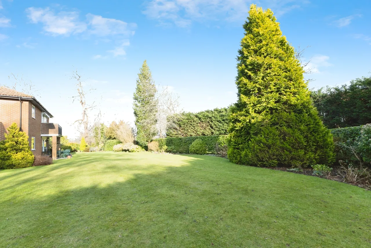 Knowle Lane, Cranleigh, GU6, photo 6