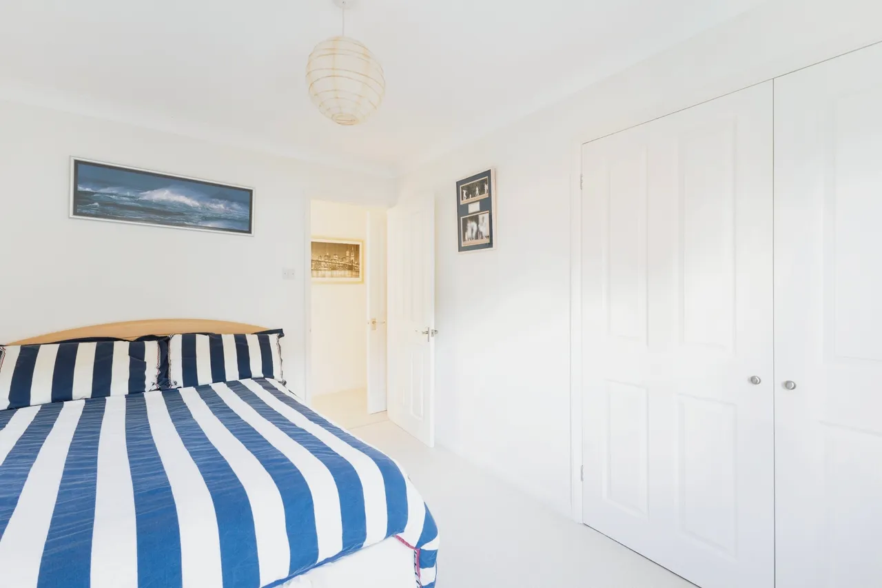 Knowle Lane, Cranleigh, GU6, photo 15