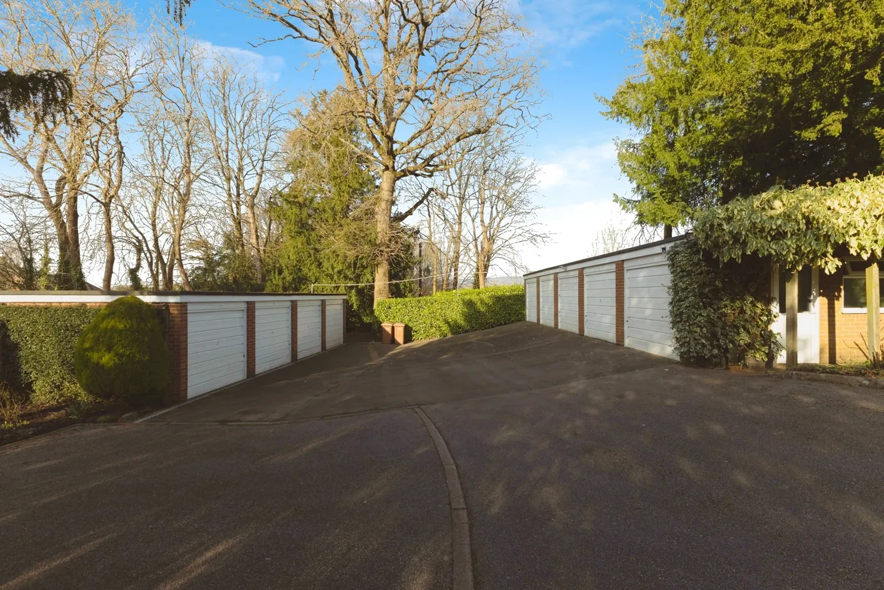 Knowle Lane, Cranleigh, GU6, photo 12