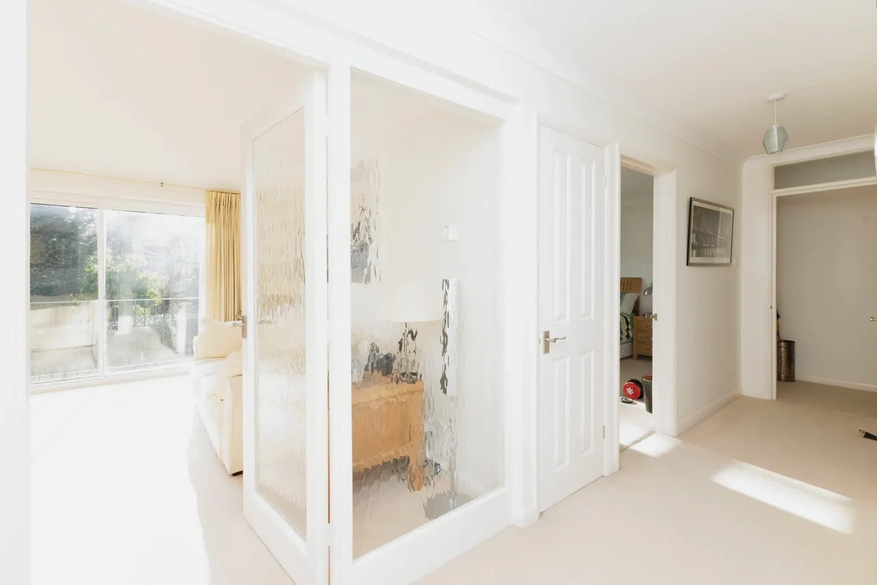 Knowle Lane, Cranleigh, GU6, photo 4