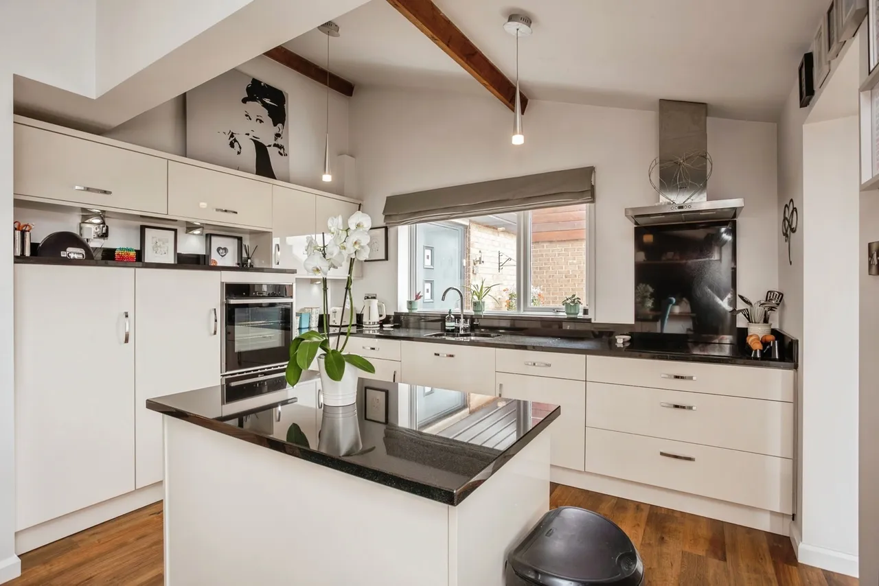 Sunnindale Drive, Tollerton, NG12, photo 10