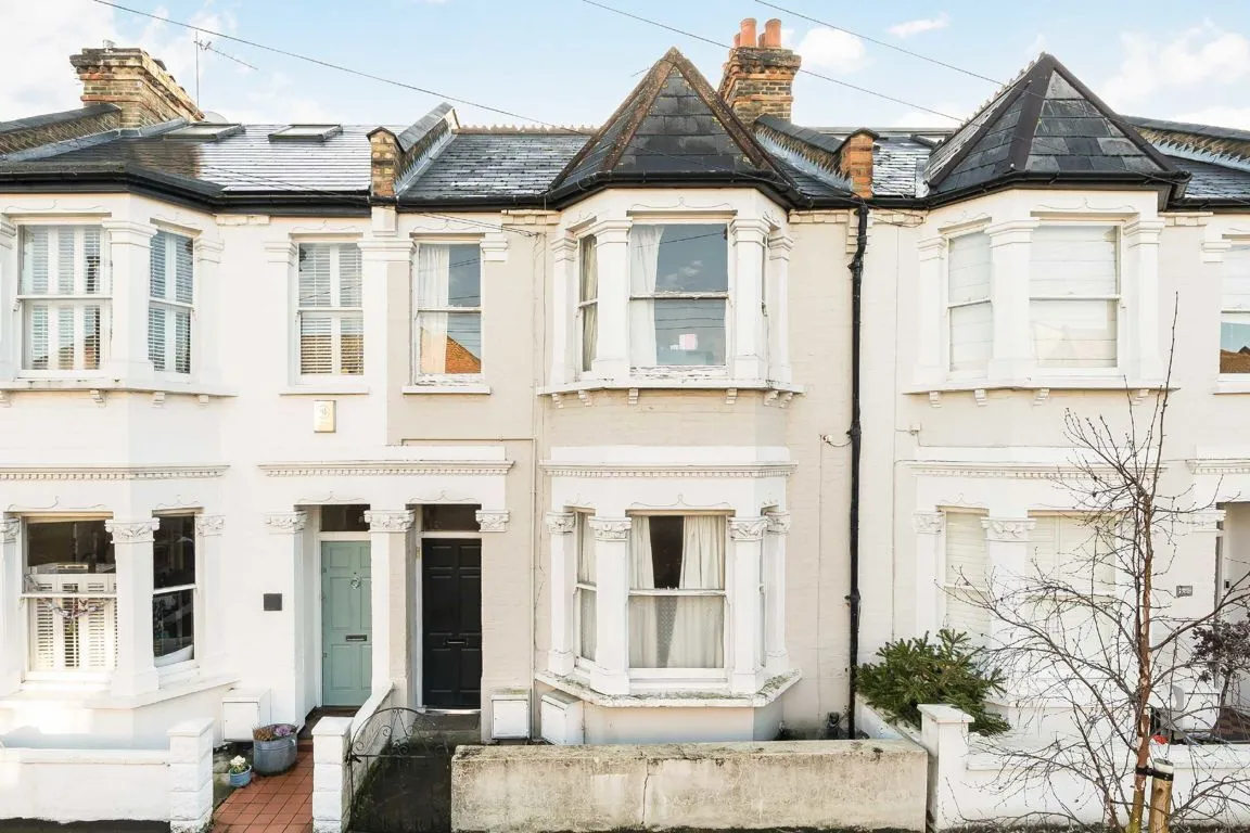 3 bed property for sale, Atheldene Road, SW18