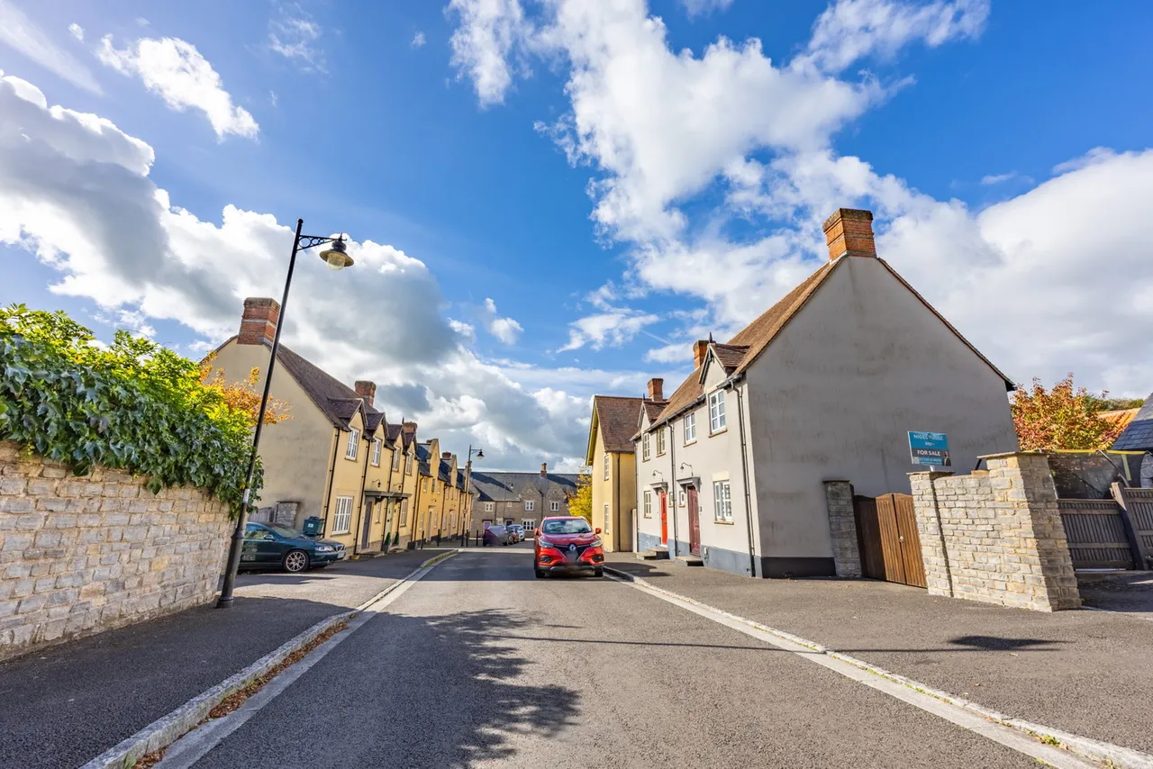Blackberry Way, Midsomer Norton, BA3, photo 2