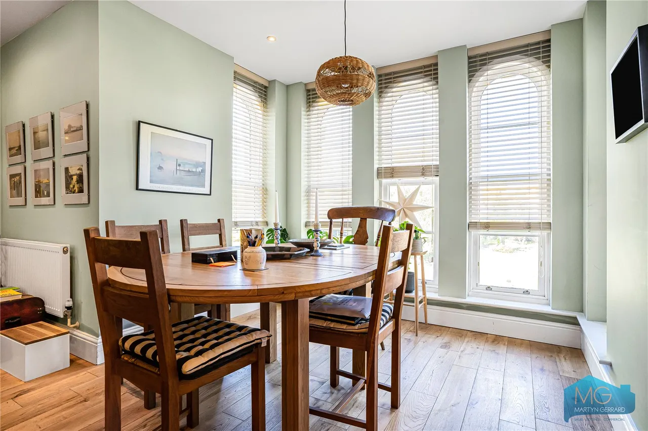 Royal Drive, Friern Barnet, N11, photo 8