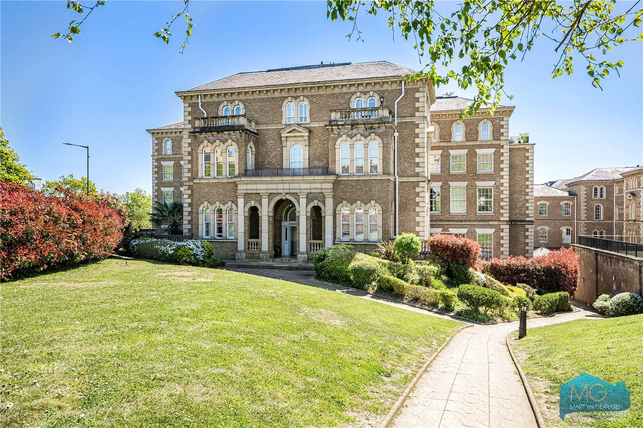 Royal Drive, Friern Barnet, N11, photo 10