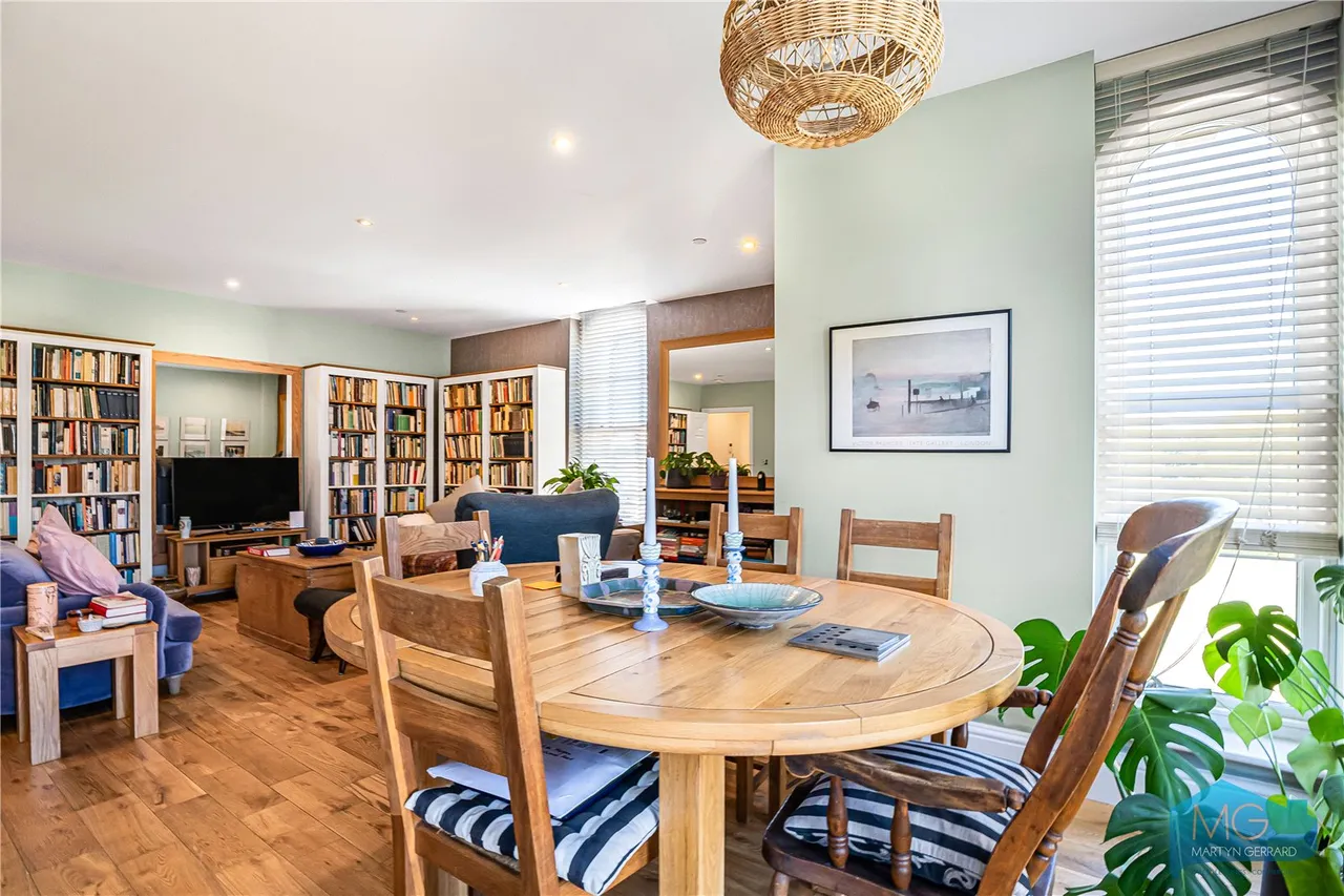 Royal Drive, Friern Barnet, N11, photo 14