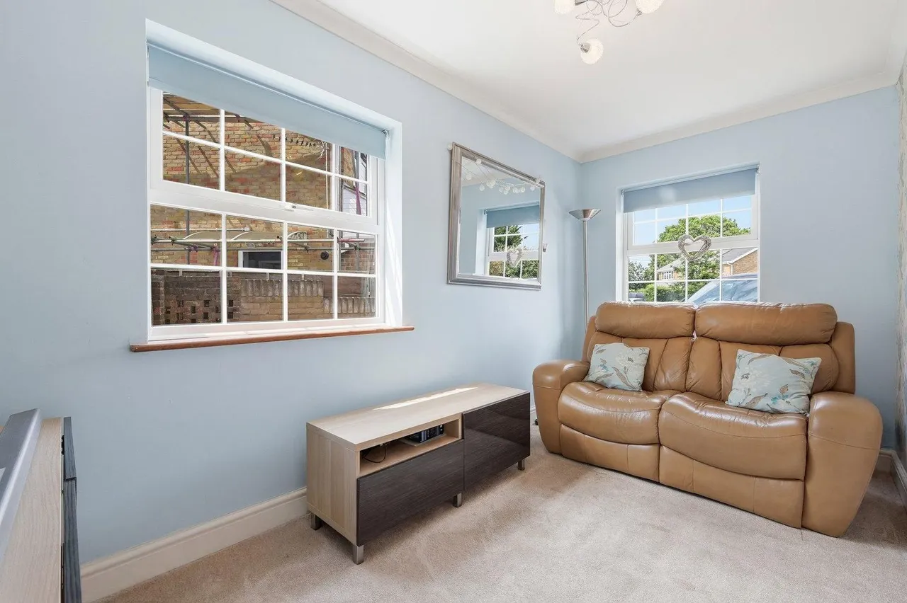 Fen Close, Shenfield, CM15, photo 15