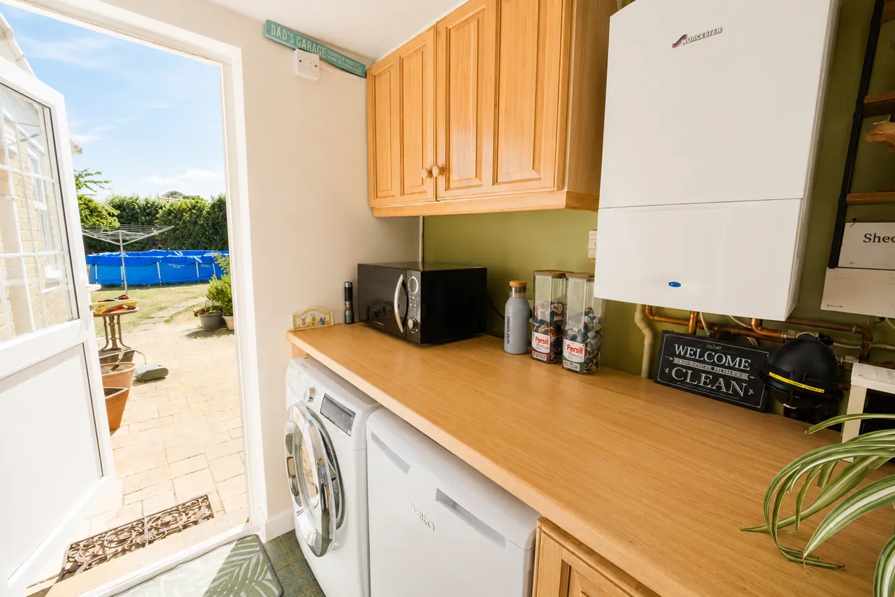 Fen Close, Shenfield, CM15, photo 11