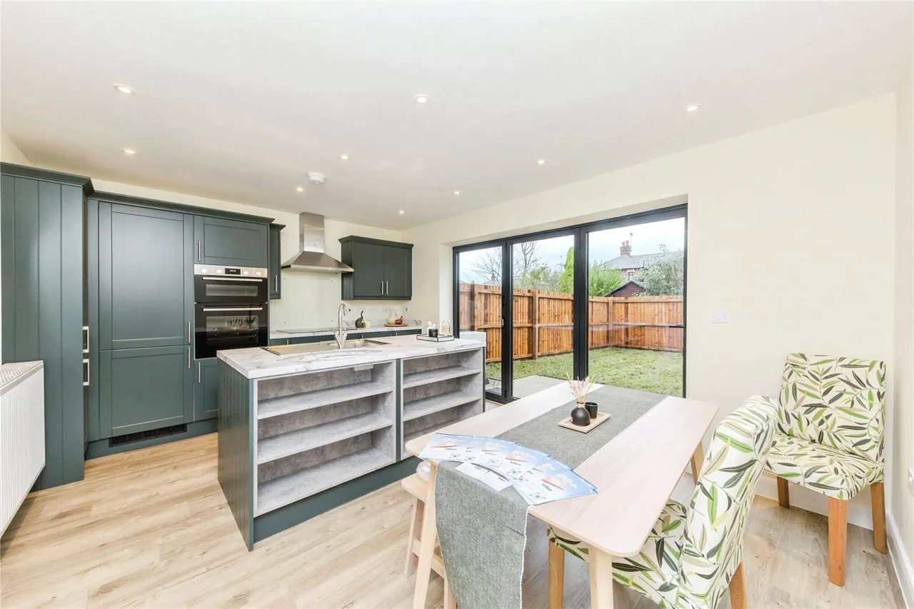 Nicholson Close, Macclesfield, Cheshire, SK10, photo 5