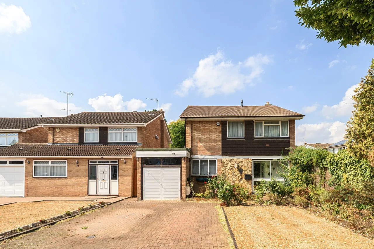 4 bed house for sale, Woodhall Gate, Pinner, HA5