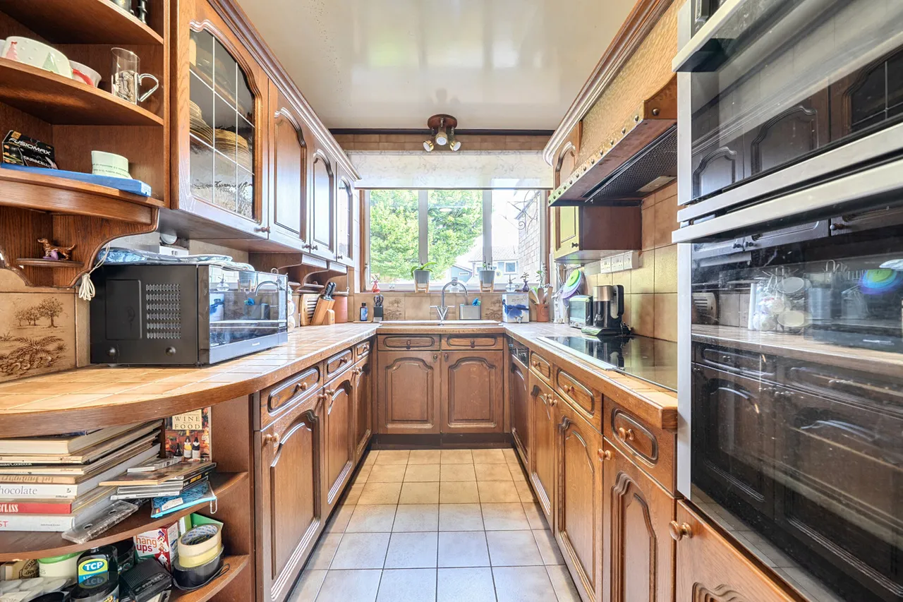 Woodhall Gate, Pinner, HA5, photo 15