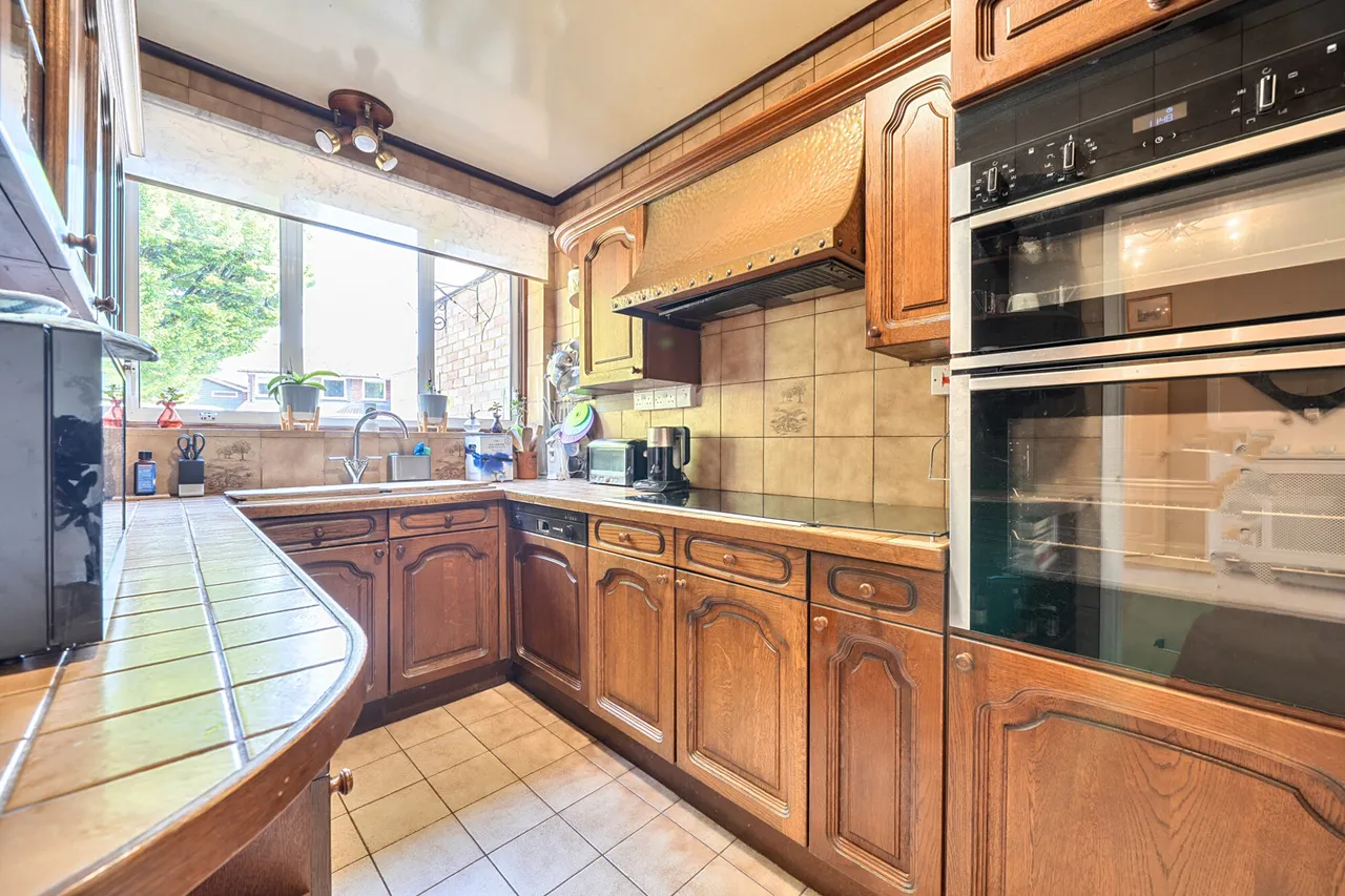Woodhall Gate, Pinner, HA5, photo 5