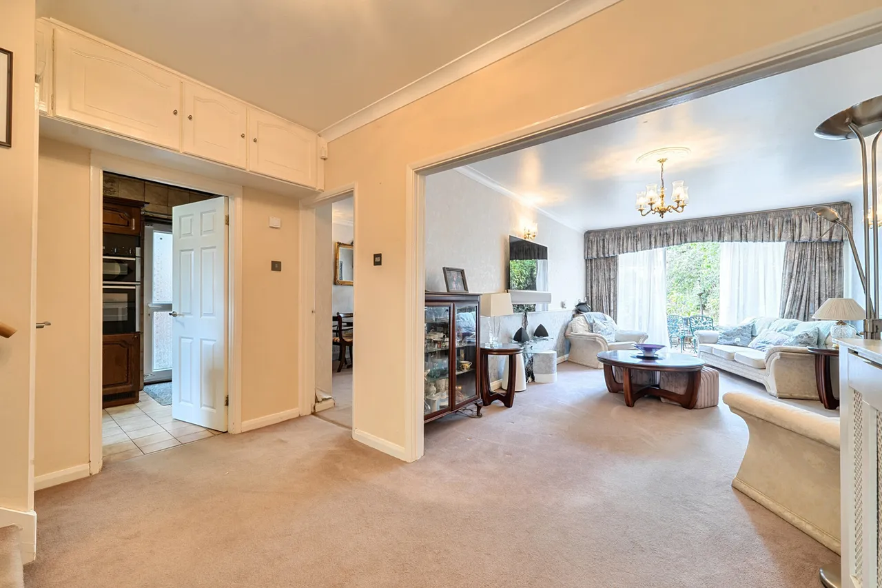 Woodhall Gate, Pinner, HA5, photo 13