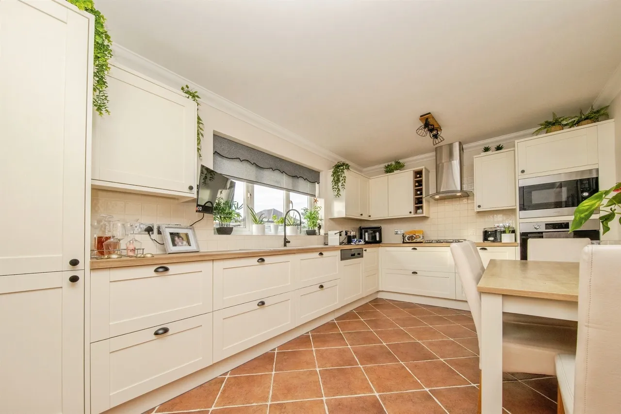 St. Johns Road, Clacton-On-Sea, photo 9