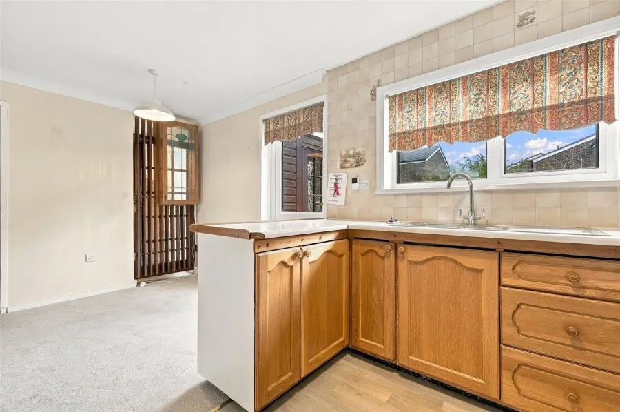 with 3 bedrooms in Harlow, CM19, photo 9