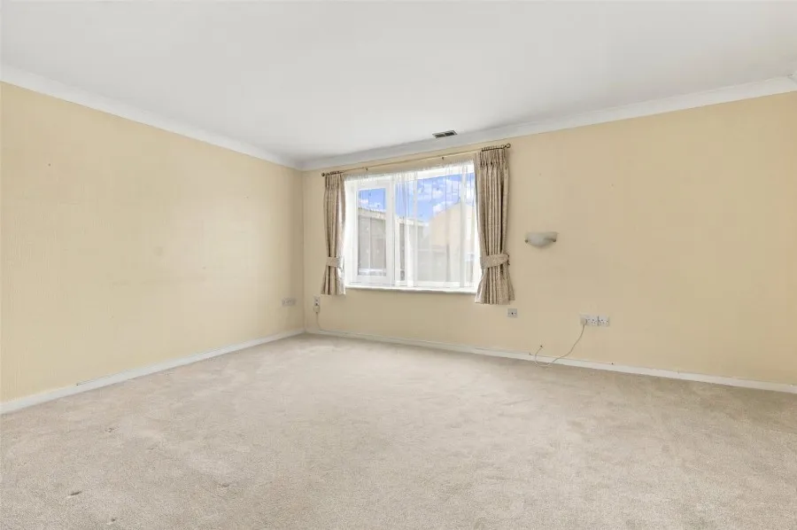 with 3 bedrooms in Harlow, CM19, photo 4