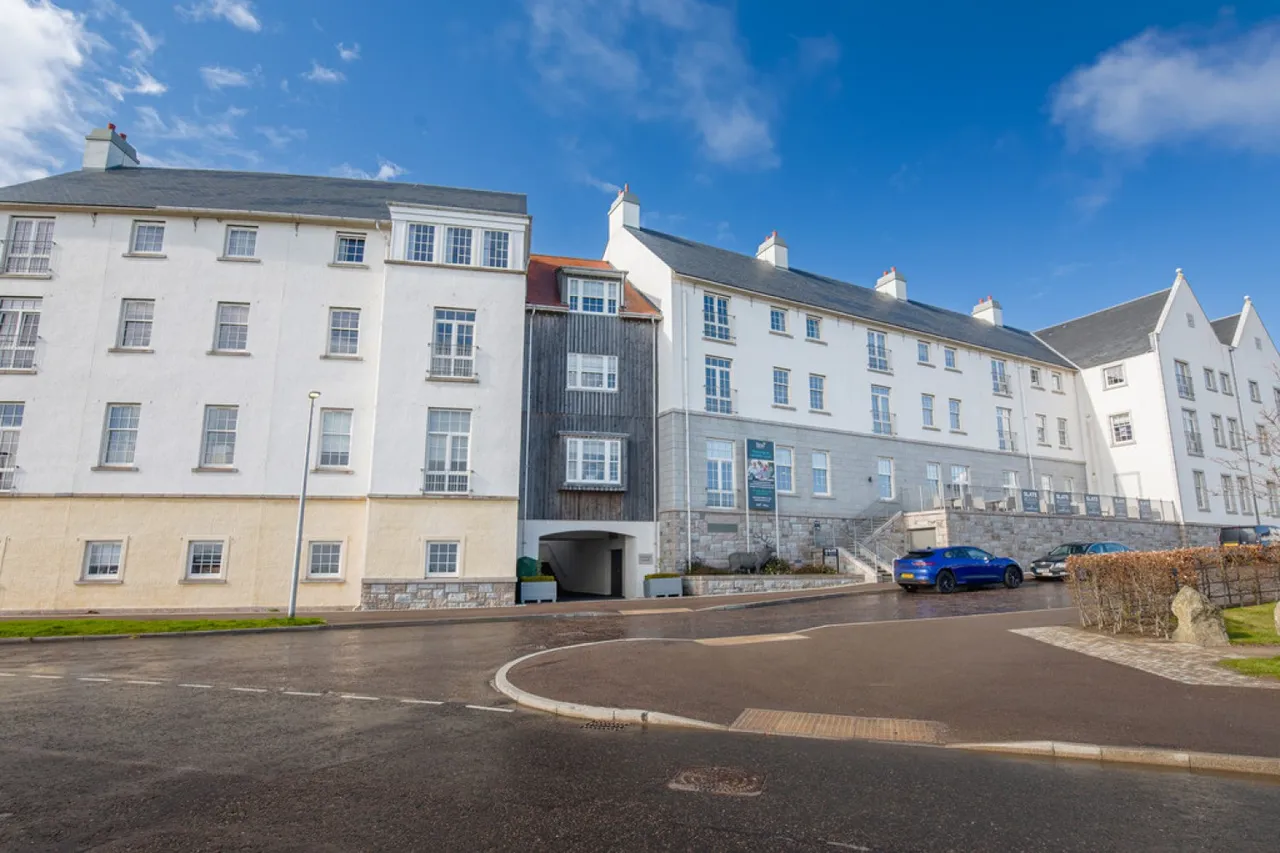 2 bed flat for sale — Landale Court, Chapelton, Stonehaven