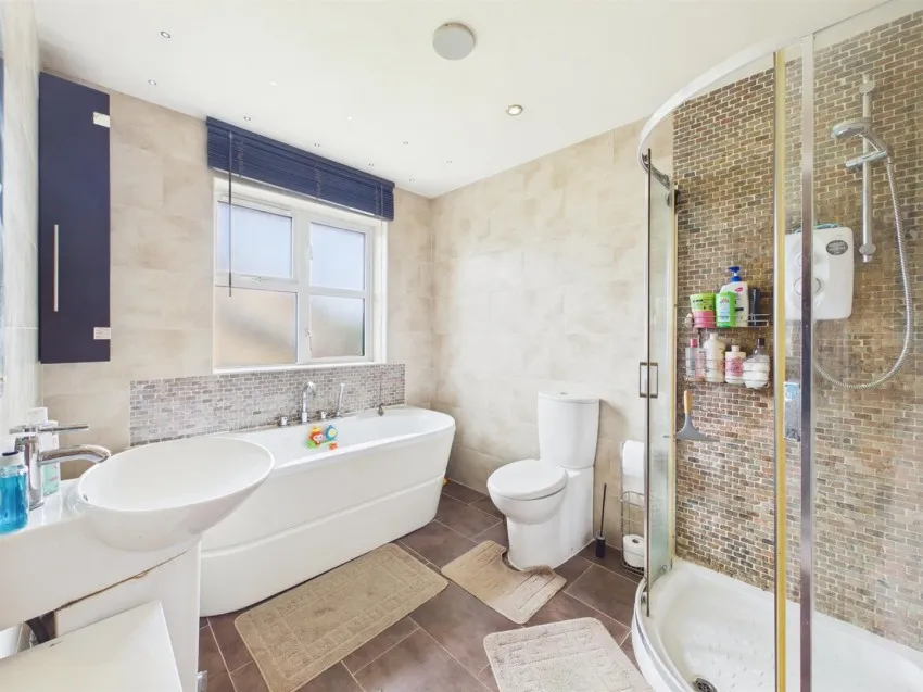 Grenville Close, Churchdown, photo 13